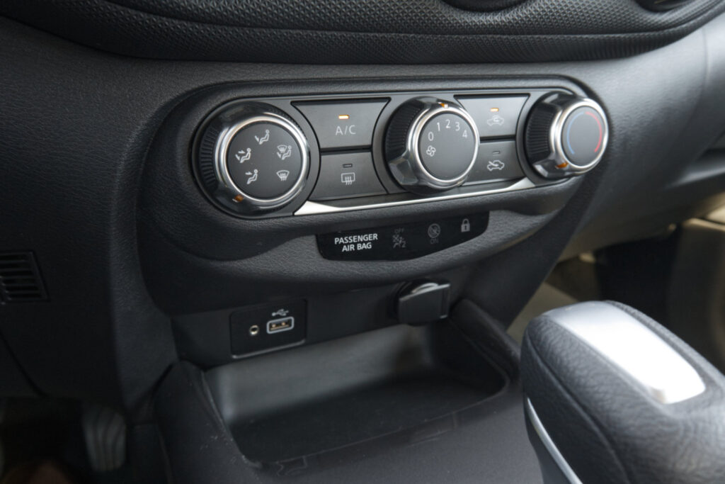 Nissan Juke 1.0 DIG-T Acenta DCT