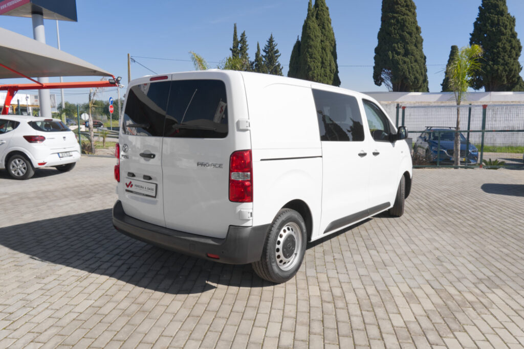 Toyota Proace Service 1.5 D-4D L1 6L