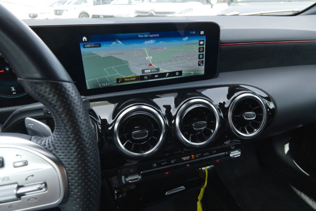 Mercedes-Benz A180d 2.0D AMG Auto