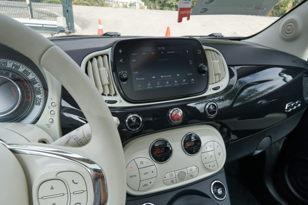 Fiat 500 1.0 Hybrid Connect Dolcevita