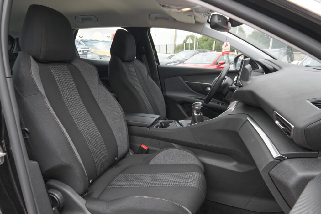 Peugeot 3008 1.5 Blue HDi Active Pack