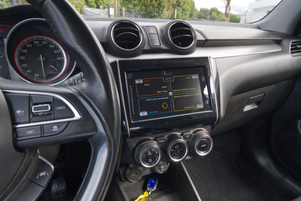 Suzuki Swift 1.0 GLX Hybrid