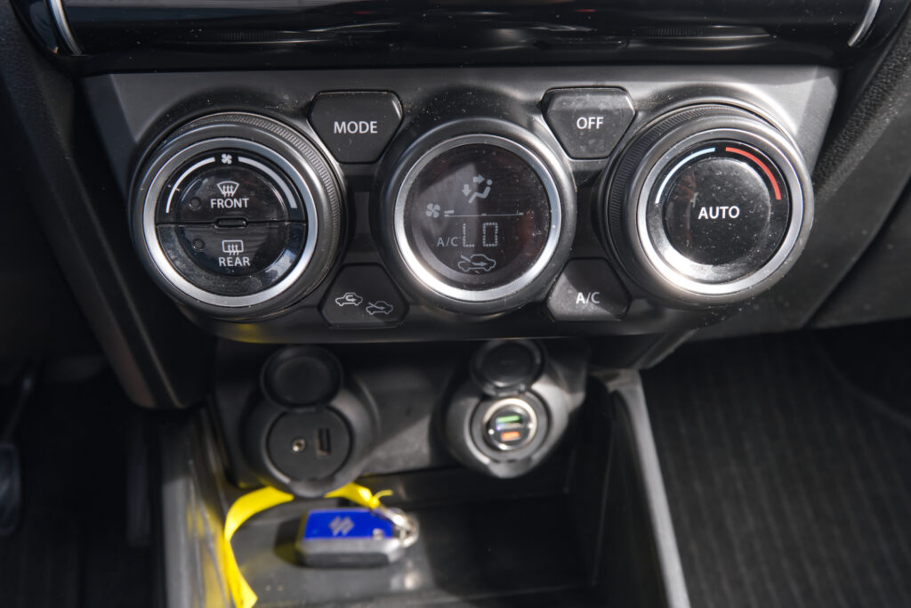 Suzuki Swift 1.0 GLX Hybrid