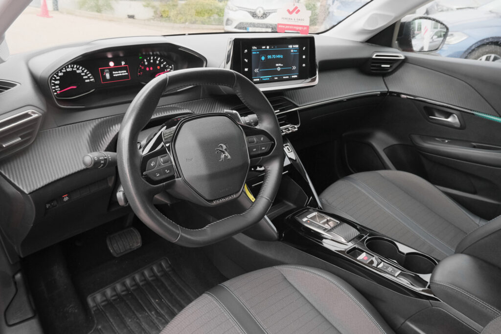 Peugeot 208 1.2 PureTech Allure Automático