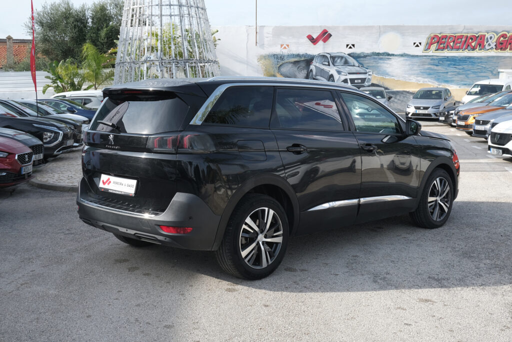 Peugeot 5008 1.5 BlueHDi Allure Automático