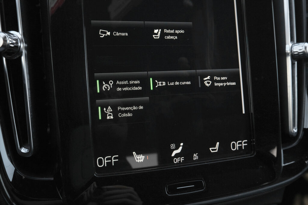 Volvo XC40 1.5 T2 Plus Dark Auto