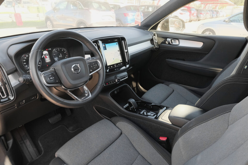Volvo XC40 1.5 T2 Plus Dark Auto