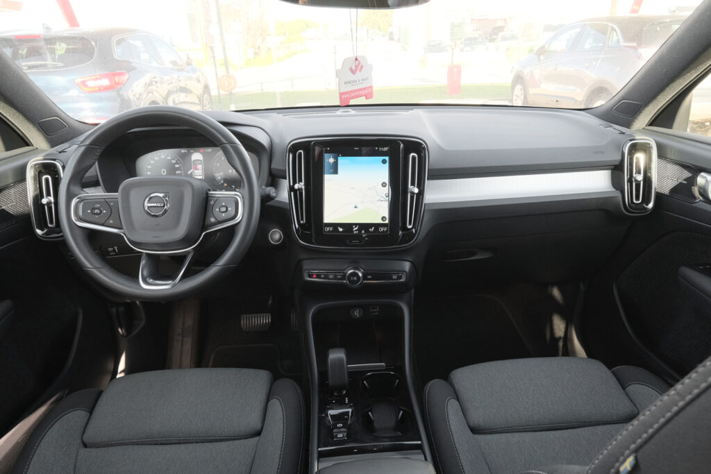 Volvo XC40 1.5 T2 Plus Dark Auto