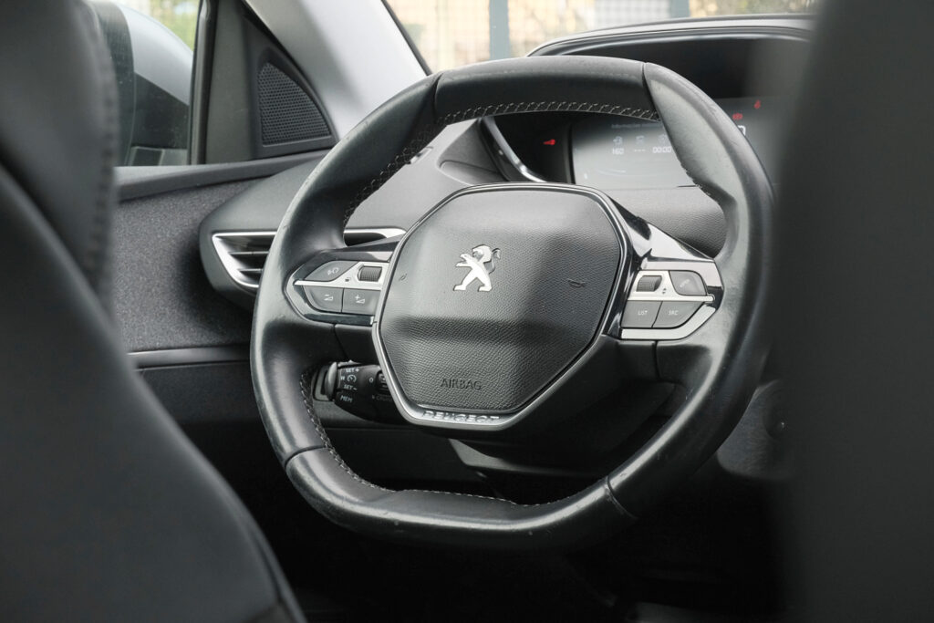 Peugeot 3008 1.5 Blue HDi Allure