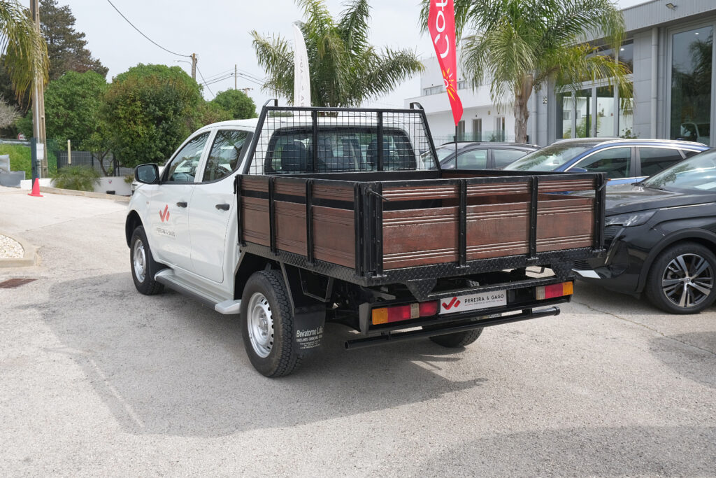 Mitsubishi L200 4WD 2.4 DI-D CD Invite 5 Lugares