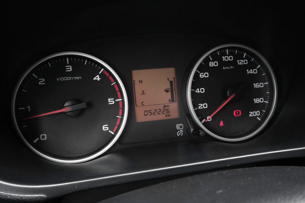 Mitsubishi L200 4WD 2.4 DI-D CD Invite 5 Lugares