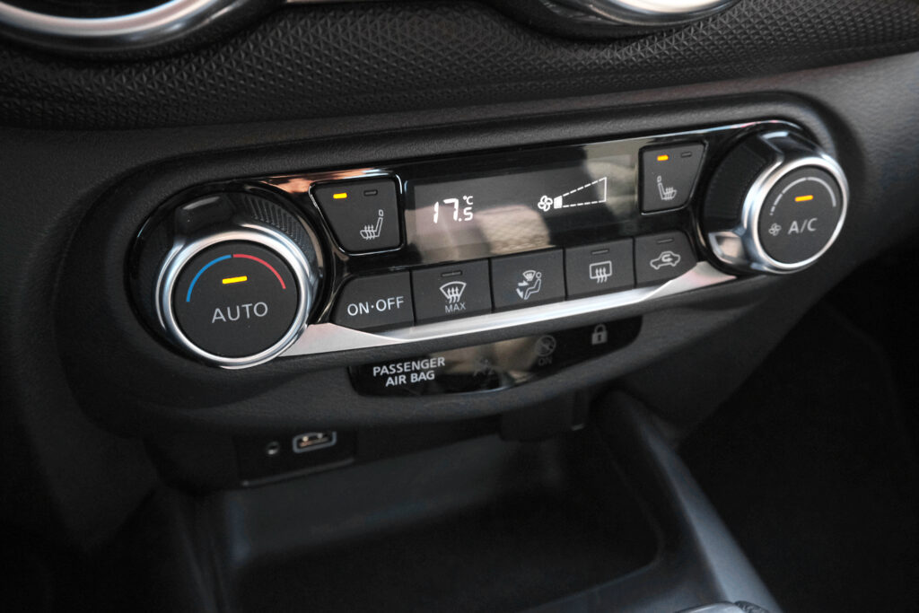 Nissan Juke 1.0 DIG-T Caixa Automática