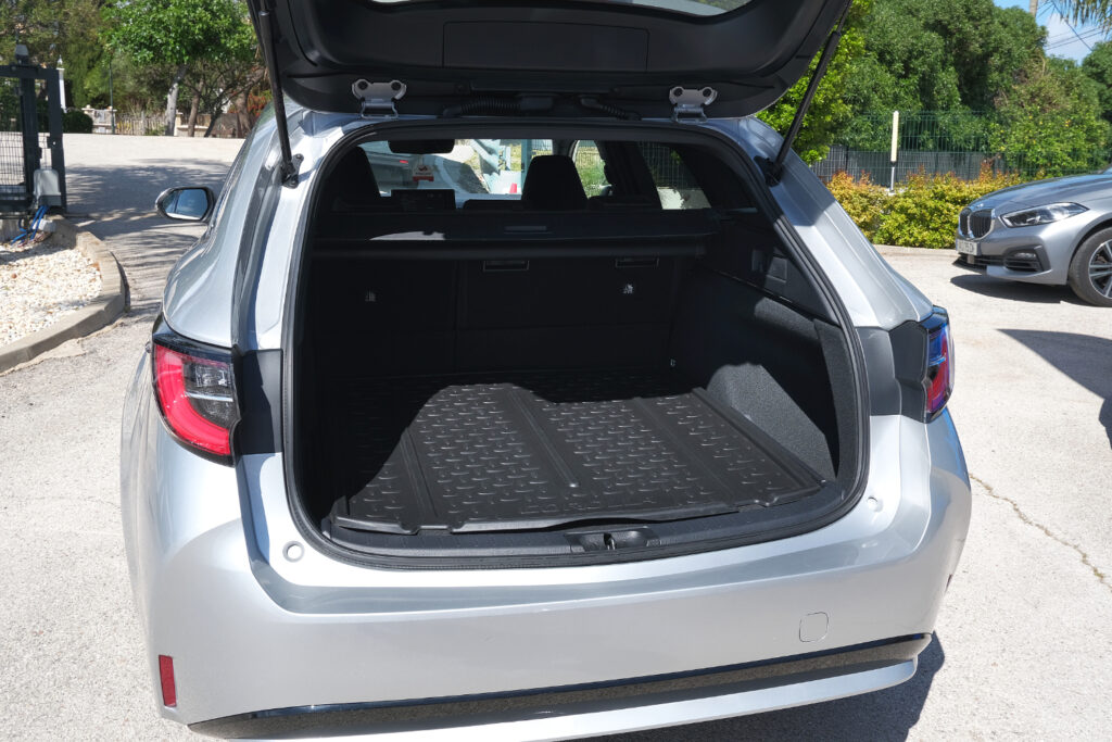 Toyota Corolla Touring Sports 1.8 Hibrid Comfort + P.Sport