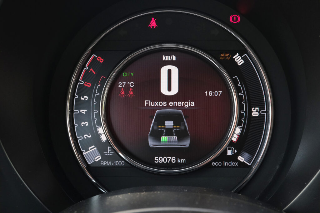 Fiat 500 1.0 Hybrid Club MHEV