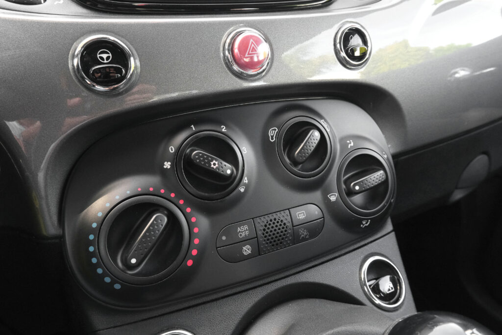 Fiat 500 1.0 Hybrid Club MHEV