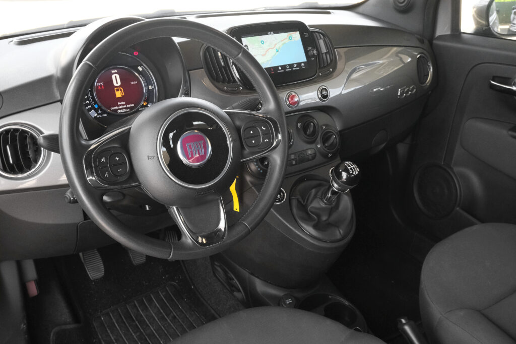 Fiat 500 1.0 Hybrid Club MHEV