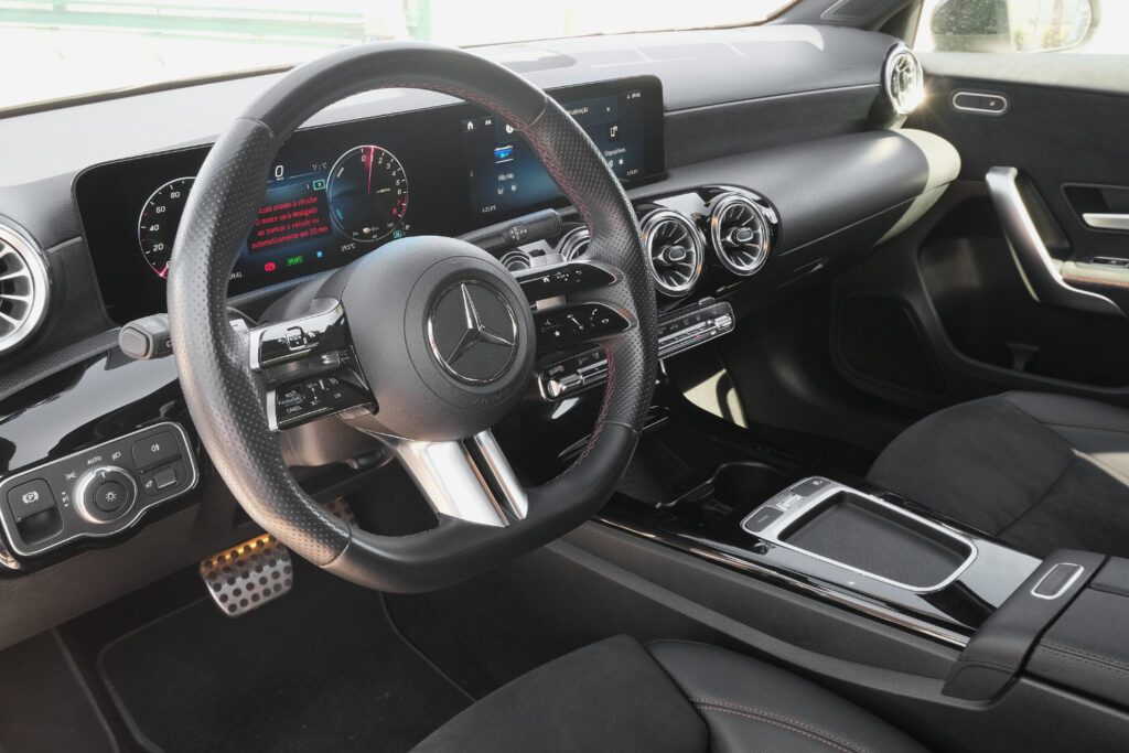 Mercedes-Benz A250e AMG Auto