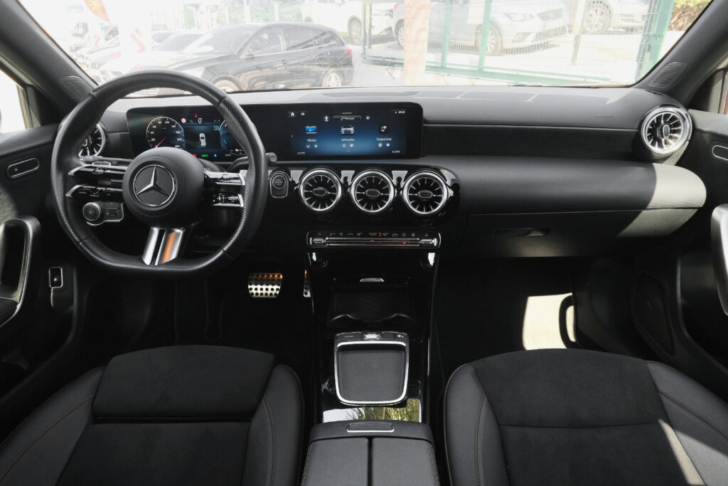 Mercedes-Benz A250e AMG Auto