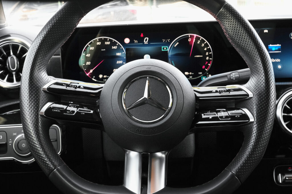 Mercedes-Benz A250e AMG Auto