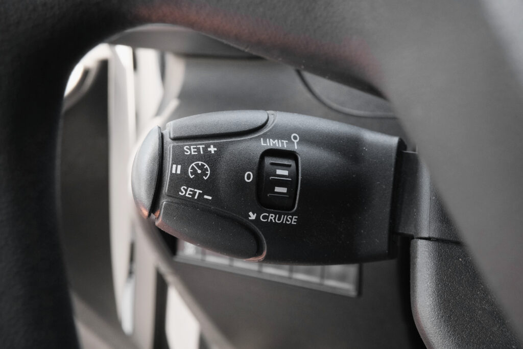 Peugeot Partner 1.5 Blue Hdi Premium Standard 3 Lugares