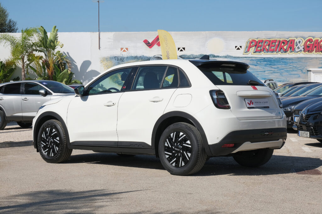 Fiat 600 hybrid 54 Kw Cx. Auromática
