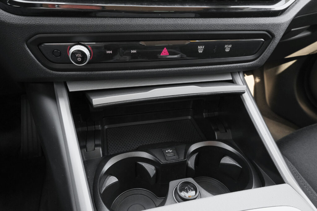 BMW 320e Touring Auto