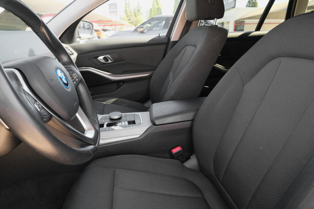 BMW 320e Touring Auto