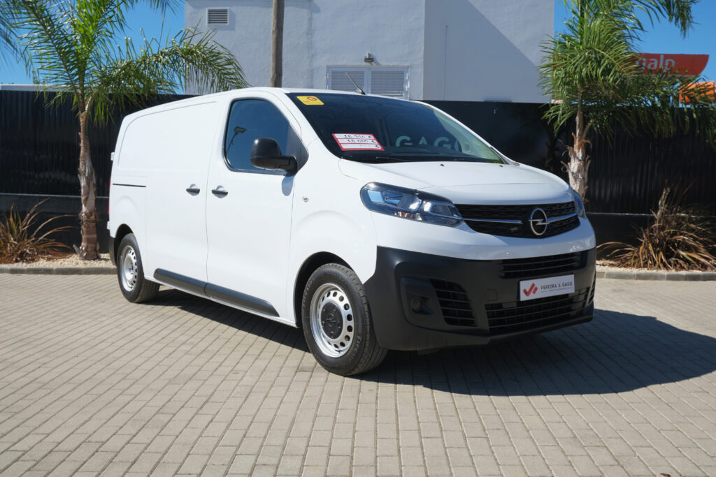 Opel Vivaro 1.5 dCi L2H1 Essentia Van 3Lugares