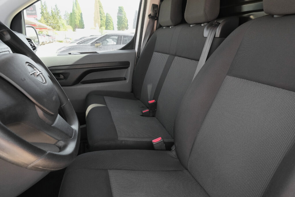 Opel Vivaro 1.5 dCi L2H1 Essentia Van 3Lugares