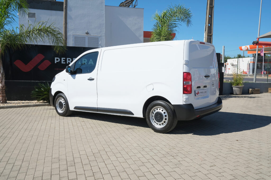 Opel Vivaro 1.5 dCi L2H1 Essentia Van 3Lugares