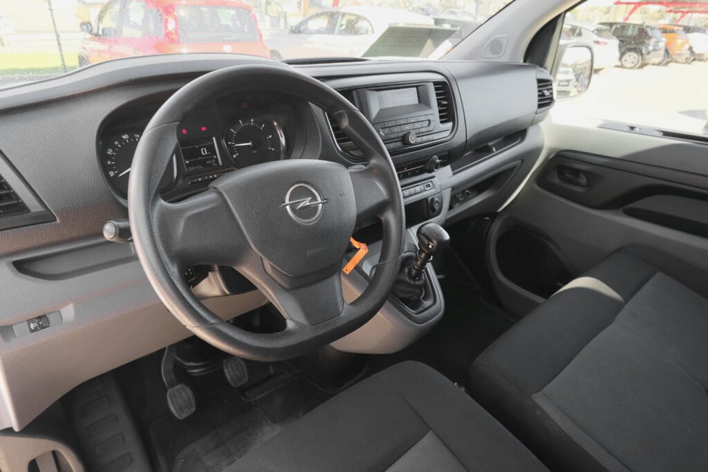 Opel Vivaro 1.5 dCi L2H1 Essentia Van 3Lugares