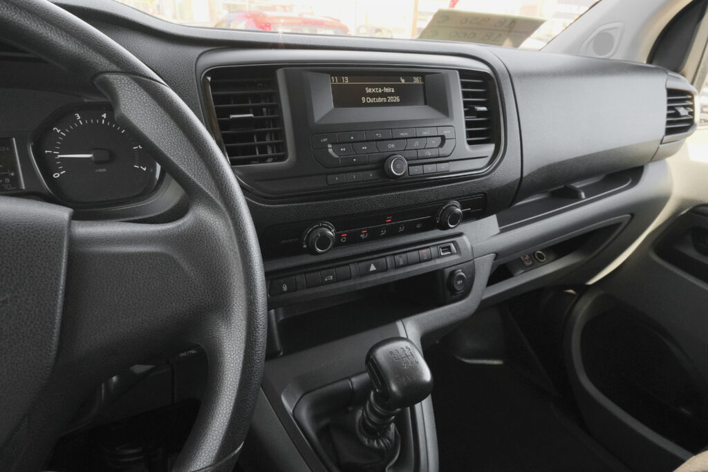 Opel Vivaro 1.5 dCi L2H1 Essentia Van 3Lugares